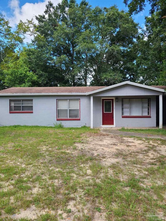 7771 Aaron Dr in Pensacola, FL - Building Photo