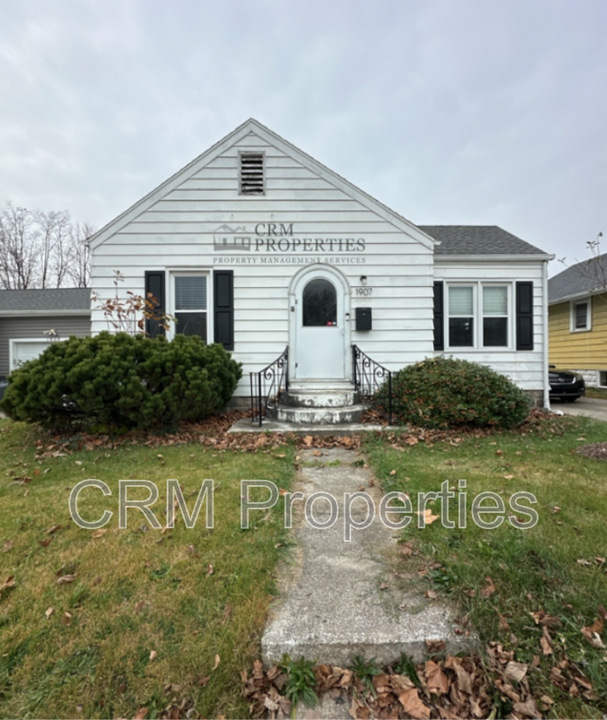 1907 S Webster St in Kokomo, IN - Foto de edificio