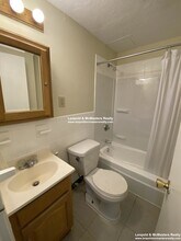 1132 Commonwealth Ave in Boston, MA - Foto de edificio - Building Photo