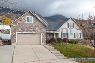 10326 Avondale Dr in Cedar Hills, UT - Building Photo
