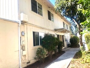 5702 Tucson Dr, Unit 4 in San Jose, CA - Building Photo - Building Photo