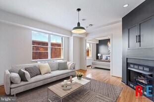 815 King St in Alexandria, VA - Building Photo