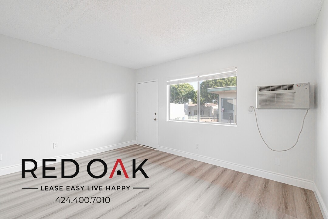 7015 Newlin Ave in Whittier, CA - Building Photo