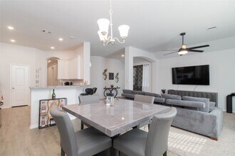 2209 Cedar Vly Dr in Conroe, TX - Building Photo - Building Photo