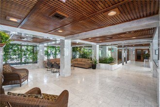 5415 Collins Ave-Unit -605 in Miami Beach, FL - Building Photo - Building Photo