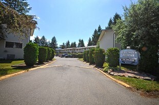 Edgewater Terrace Apartments in Kamloops, BC - Building Photo