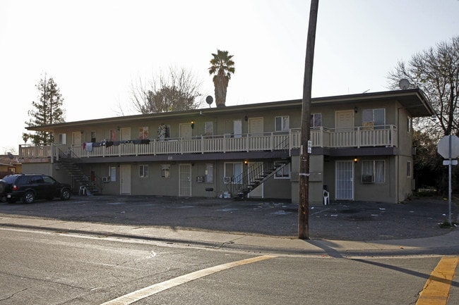 600 Las Palmas Ave in Sacramento, CA - Building Photo - Building Photo