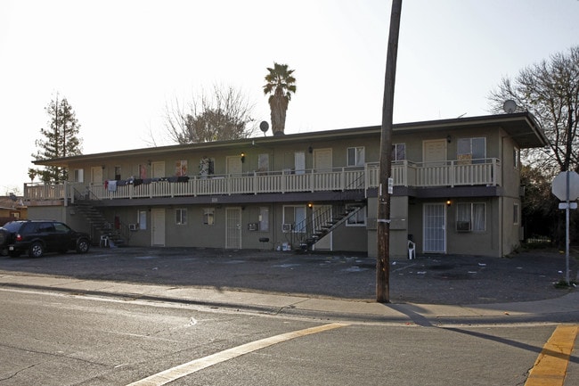 600 Las Palmas Ave in Sacramento, CA - Foto de edificio - Building Photo