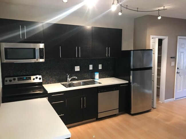 1115 Penn St NE, Unit Unit # 3, Unit Unit # 3