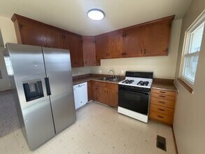 2709 Alton Dr in Champaign, IL - Building Photo - Building Photo