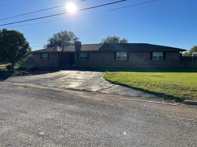 2102 Ave P in Anson, TX - Building Photo