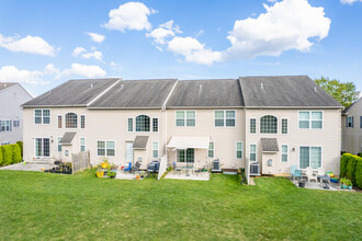 The Villas at Silver Creek in Mechanicsburg, PA - Building Photo - Building Photo