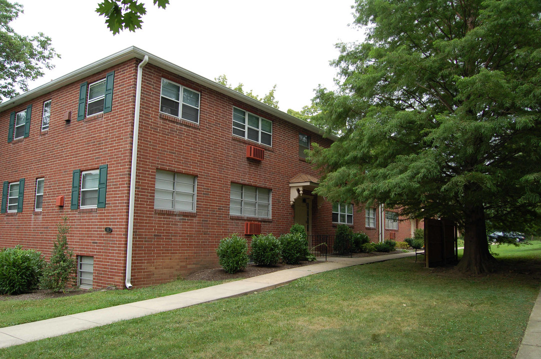 53 Llanfair Rd in Ardmore, PA - Foto de edificio