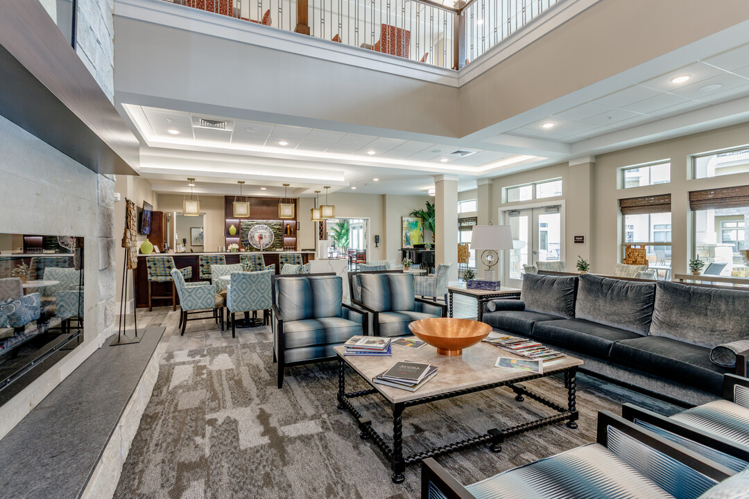 Tiffany Springs Senior Living Community in Kansas City, MO - Foto de edificio