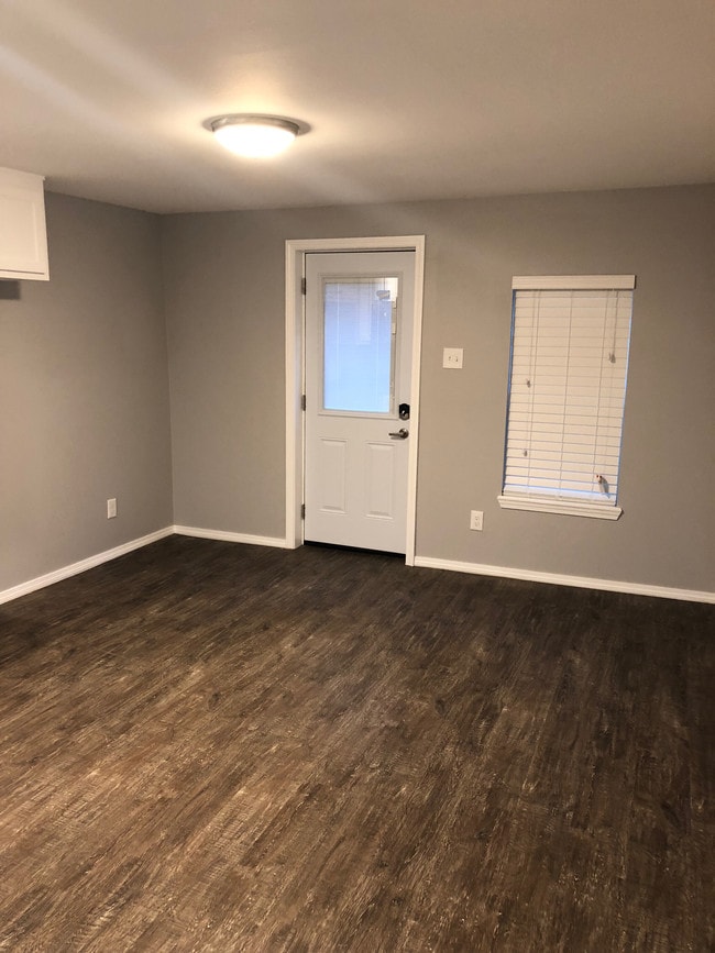 702 N Cleveland Ave in Sand Springs, OK - Building Photo - Building Photo