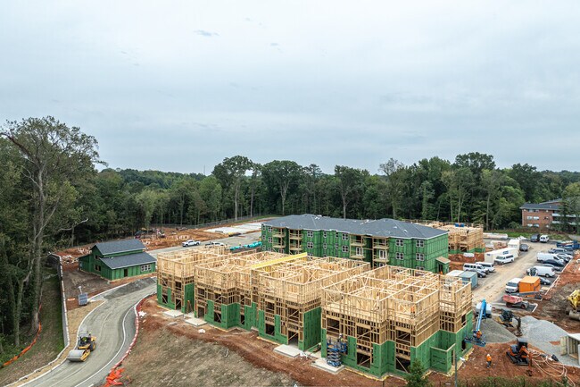 700 W 44th St in Richmond, VA - Foto de edificio - Building Photo