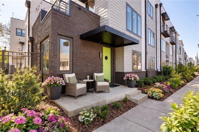 property at 415 Gartrell St SE