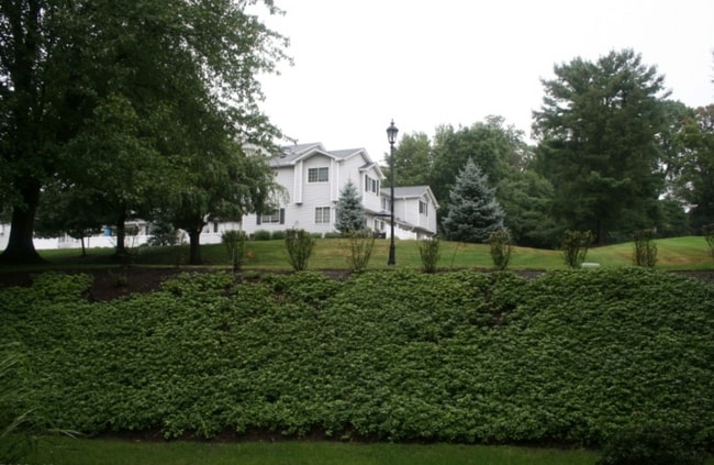 26 Tory Ct in Bedminster, NJ - Building Photo - Building Photo