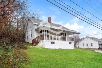 693 Arlington Rd in Greer, SC - Foto de edificio - Building Photo