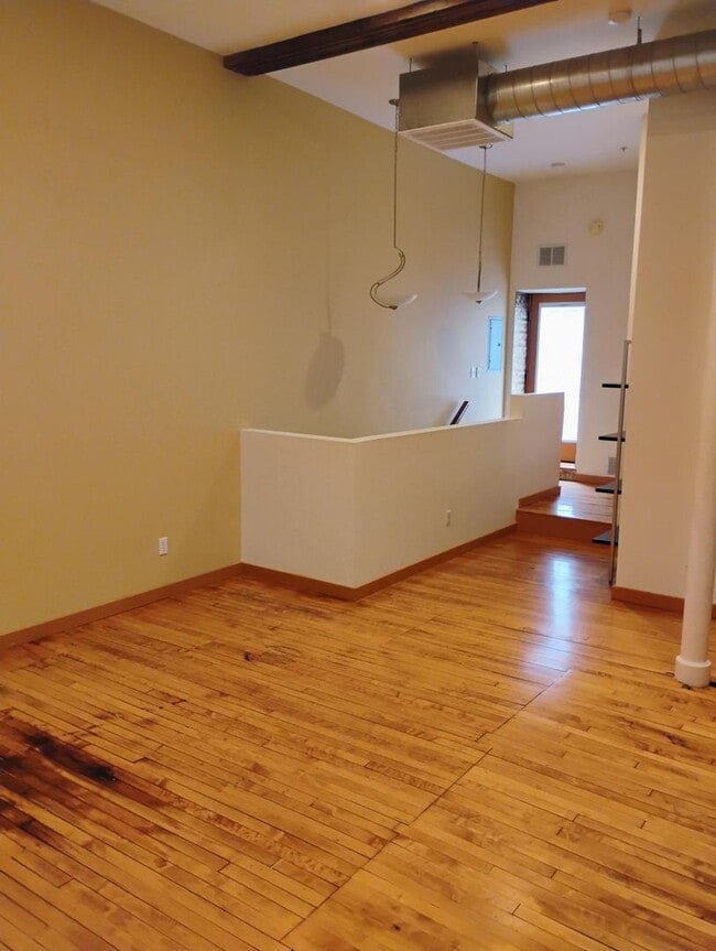 523 N Hickory St in Champaign, IL - Building Photo - Building Photo