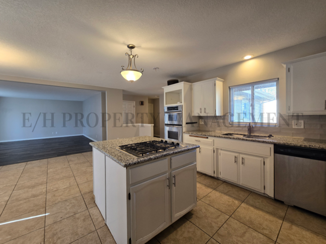 9421 W Hardtner St in Wichita, KS - Building Photo - Building Photo
