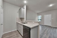 417 E Avenue G photo'