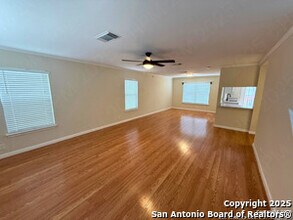 8771 Park Olympia in Universal City, TX - Building Photo - Building Photo