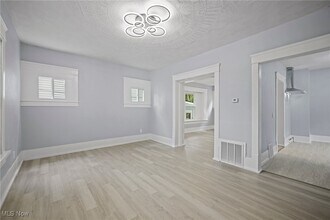211 W Long St in Akron, OH - Building Photo - Building Photo
