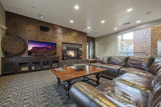 5450 E Deer Valley Dr in Phoenix, AZ - Building Photo - Building Photo