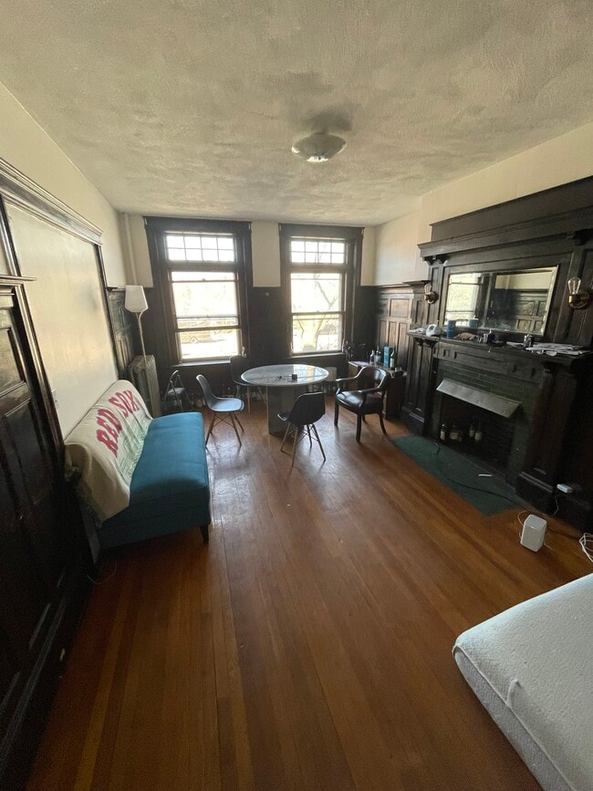 1905 Beacon St, Unit 2F