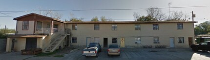 802 E Elm St in Laredo, TX - Building Photo - Building Photo