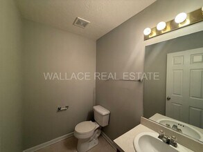8206 Gallaher Station Dr in Knoxville, TN - Building Photo - Building Photo