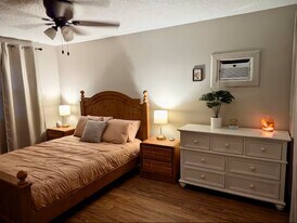 915 N Broadway, Unit The Nest in Rochester, MN - Building Photo