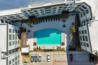 Domain Northgate in College Station, TX - Foto de edificio - Building Photo