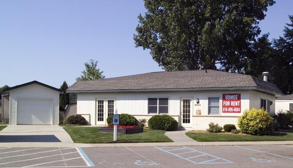 Knollwood Estates in Allendale, MI - Foto de edificio