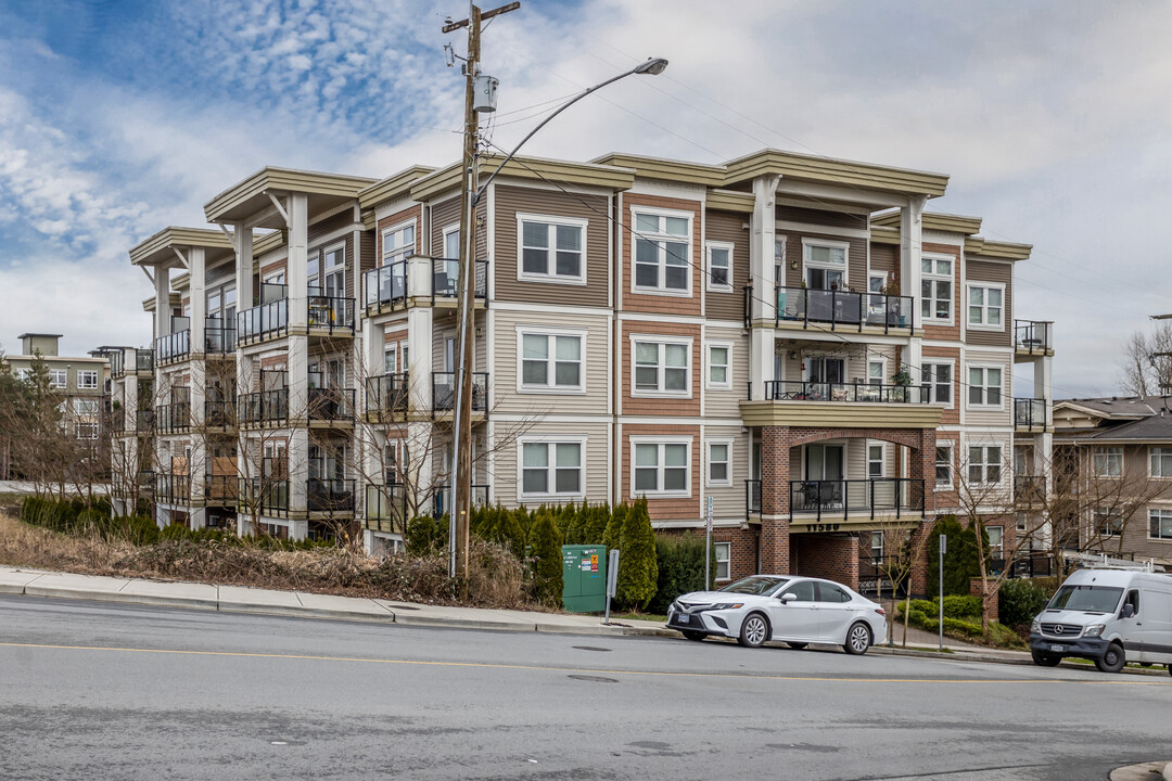 River's Edge in Maple Ridge, BC - Building Photo