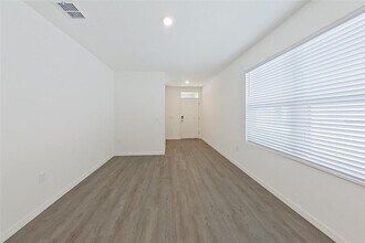 31974 Katelin Cir in Leesburg, FL - Building Photo - Building Photo