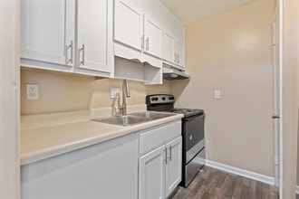 Summer Rise in Birmingham, AL - Foto de edificio - Interior Photo