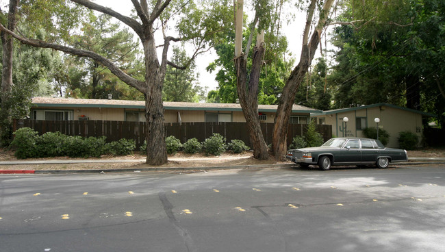 1440 Detroit Ave in Concord, CA - Building Photo - Building Photo