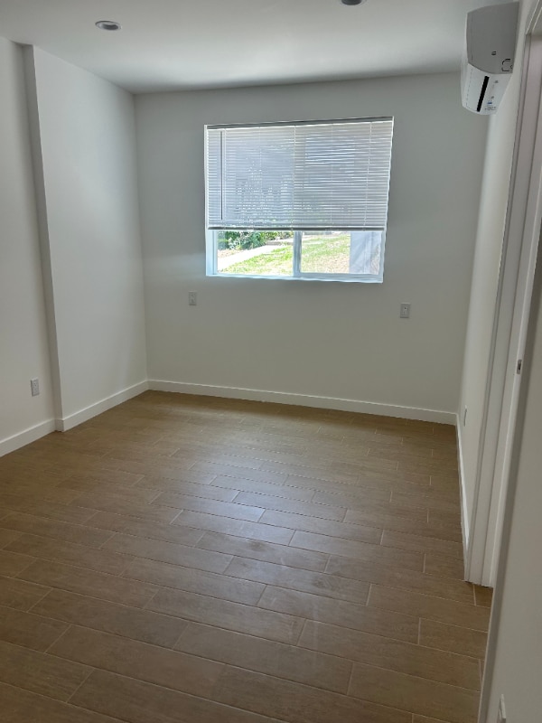 3221-3223 W 73rd St in Los Angeles, CA - Building Photo - Building Photo