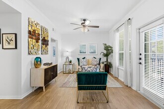 The Pines on Spring Rain in Spring, TX - Foto de edificio - Interior Photo