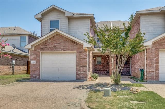 property at 2326 Kingsway Dr