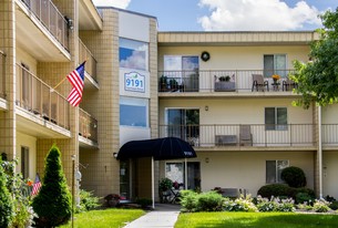 Crestwood Village North Apartments