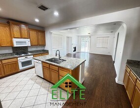 12319 Paleo Way in Rancho Cordova, CA - Building Photo - Building Photo