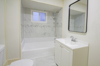 206 Center St in Pittsburgh, PA - Foto de edificio - Building Photo