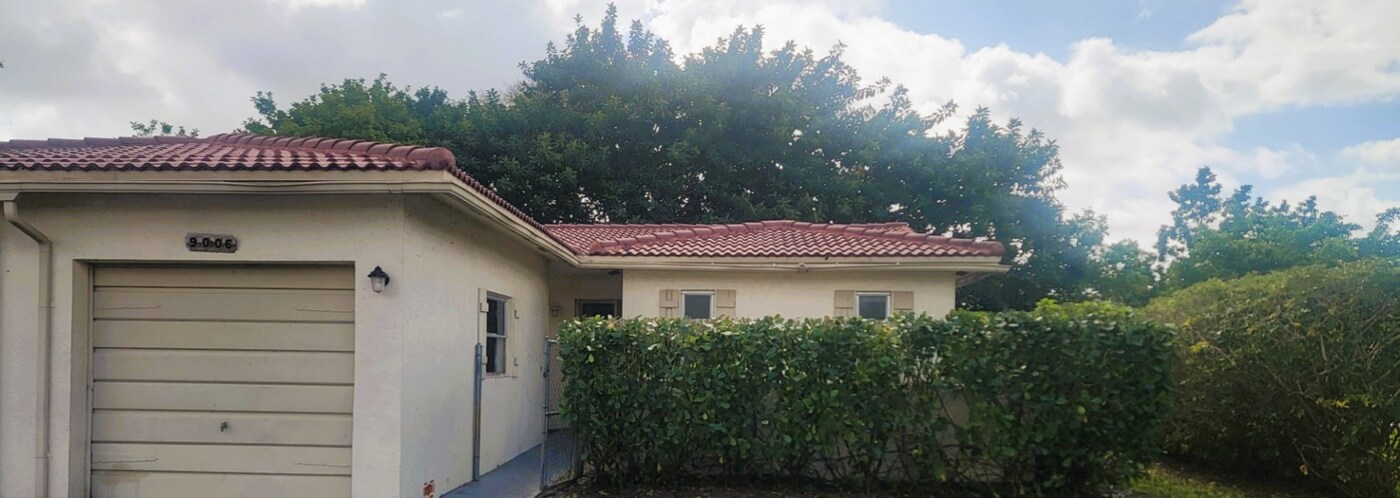 9006 NW 23rd Pl in Coral Springs, FL - Foto de edificio