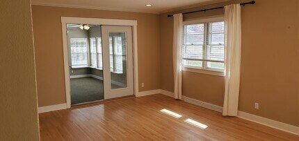 1502 North Cir in Columbia, MO - Foto de edificio - Building Photo