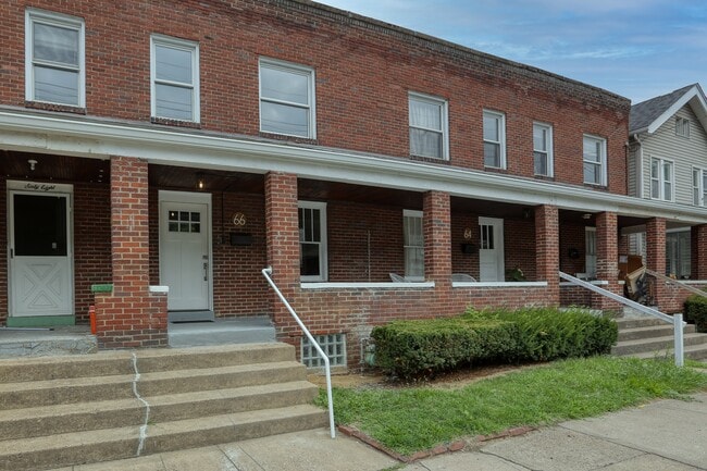 66 Dewey St in Etna, PA - Foto de edificio - Building Photo