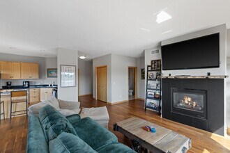 3000 Raleigh Ave in St. Louis Park, MN - Building Photo - Building Photo