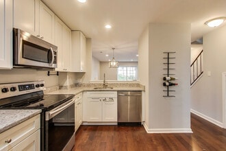 931 S Rolfe St, Unit 1 in Arlington, VA - Building Photo - Building Photo